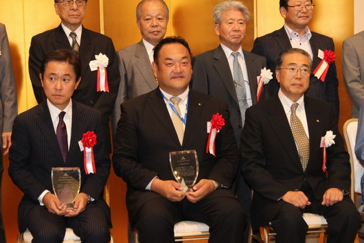https://www.kawamura-gishi.com/presidentpast/images/12092004.jpg