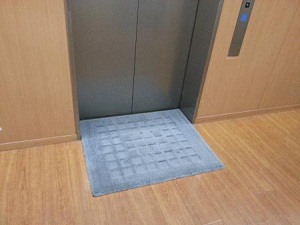 エレベーターマット２.jpg
